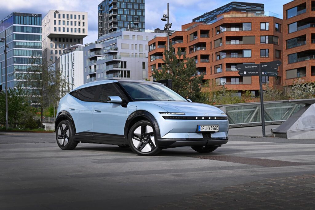 Hyundai вивів на ринок новий компактний електромобіль Ioniq 3 за 30 тисяч доларів