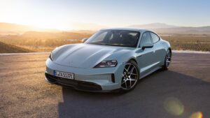 Падіння попиту на 60 відсотків: Porsche змушена переглянути майбутнє електричного седана Taycan