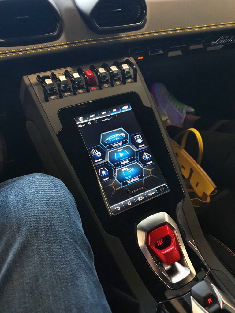 Cadillac оновить інтерфейс мультимедійних систем для покращення ергономіки
