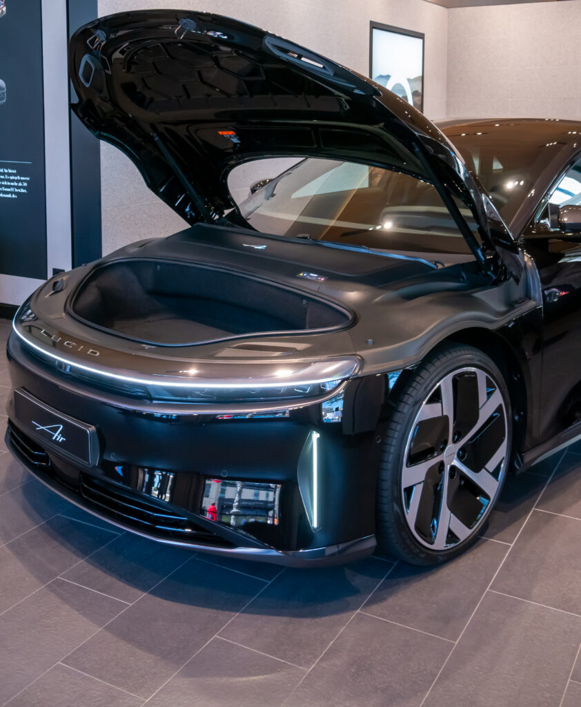 На майданчику утилю виявили унікальний Lucid Air для водія з високим зростом