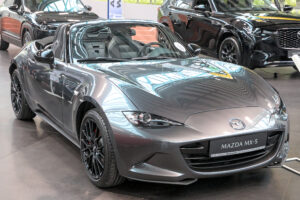 Mazda розробляє флагманський спорткар ручної збірки на базі концепту Iconic SP