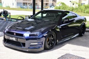 Невдала спроба знищити дорожні камери: водій Nissan GT-R опинився під вартою
