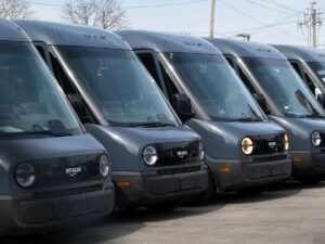 Rivian масштабує продажі комерційних електрофургонів і починає активну боротьбу за ринок корпоративних автопарків