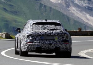 Потужний гібрид на 750 сил: новий Audi RS6 Avant вивели на випробування в Альпах
