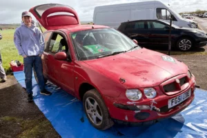 Легендарний марафонський болід: хетчбек MG ZR продовжує гоночну кар'єру через 14 років після ралі Африкою