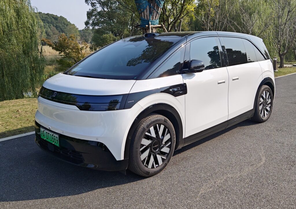 Від доступного BYD за $8 тисяч до технологічних Xiaomi: експерт назвав топ-6 китайських електромобілів