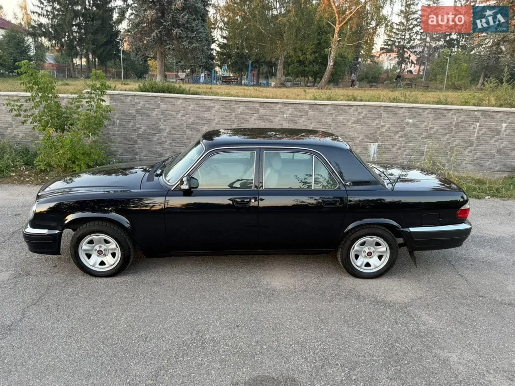 ГАЗ 31105
