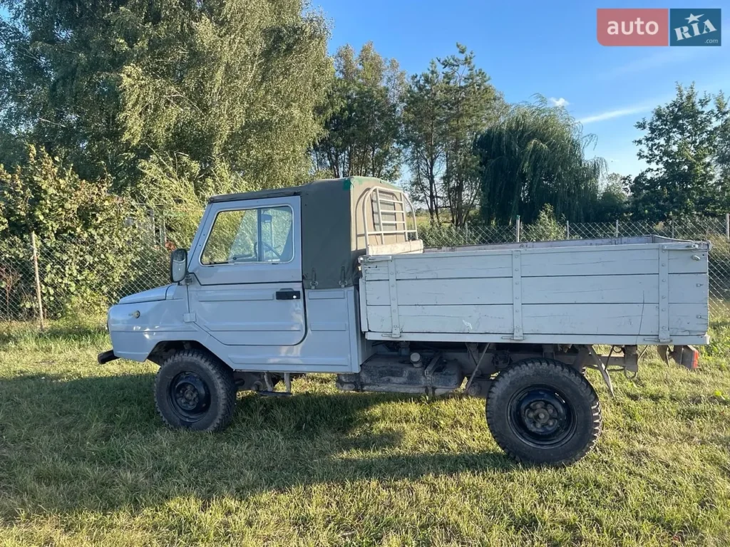 ЛуАЗ-1302